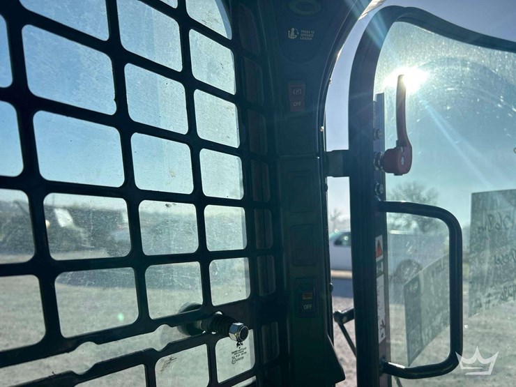 2023-bobcat-t595-image-11