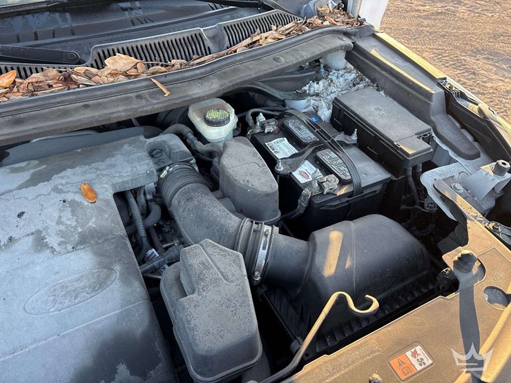 2016-ford-explorer-image-9