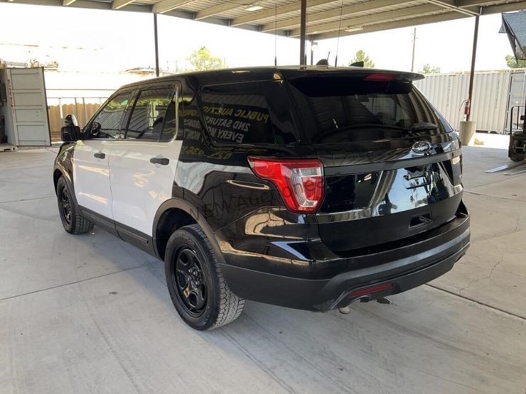 2017-ford-explorer-image-5