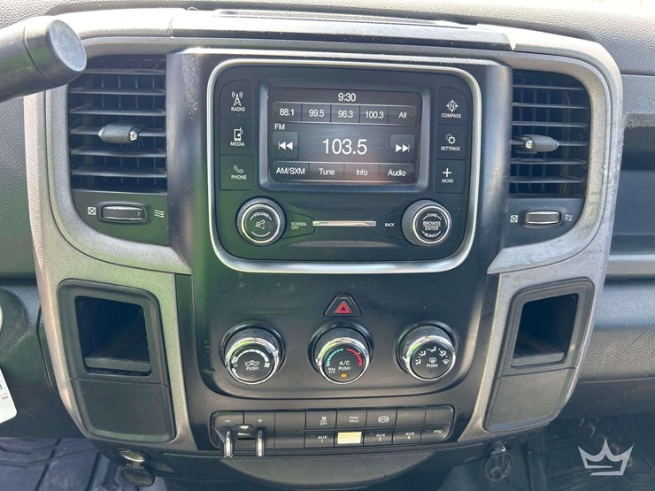 2015-ram-5500-rki-10ft.-utility-flatbed-truck-image-18