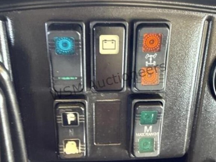 2011-polaris-ev-electric-utility-cart-image-18