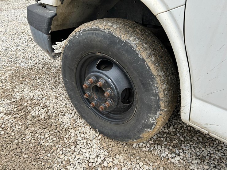 2004-utility-van-image-24