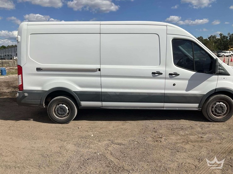 2015-ford-transit-image-24
