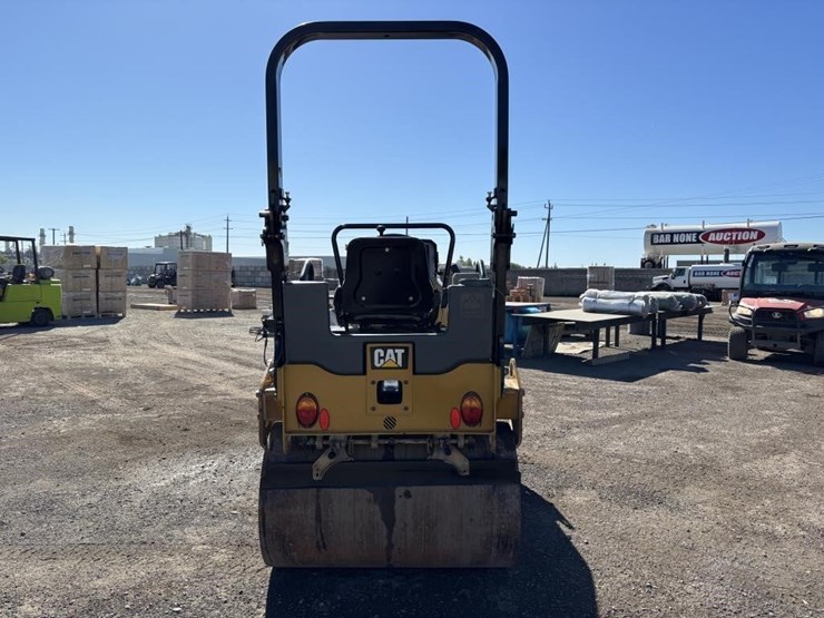 2018-caterpillar-cb24b-image-8