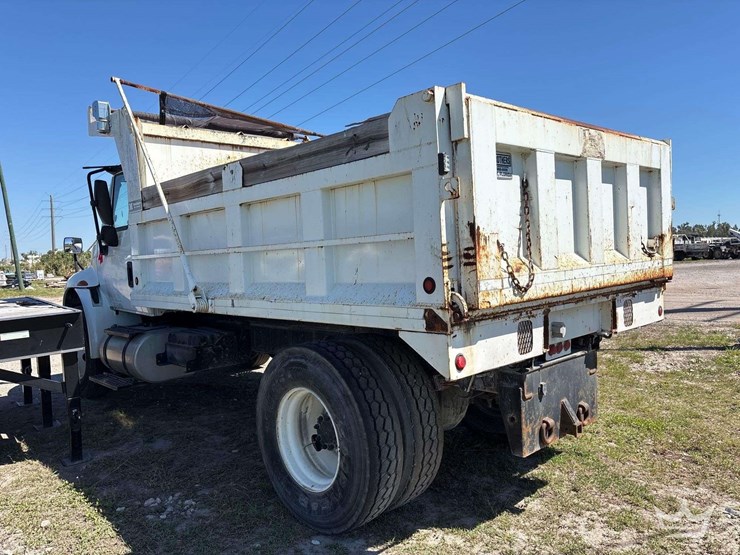 2016-international-durastar-4300-image-4