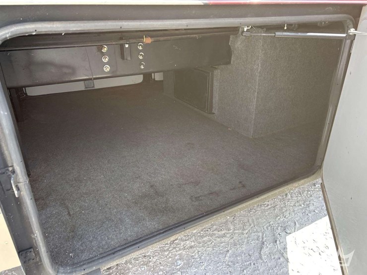 2006-freightliner-tuscany-4077-40ft-class-a-motorhome-image-9