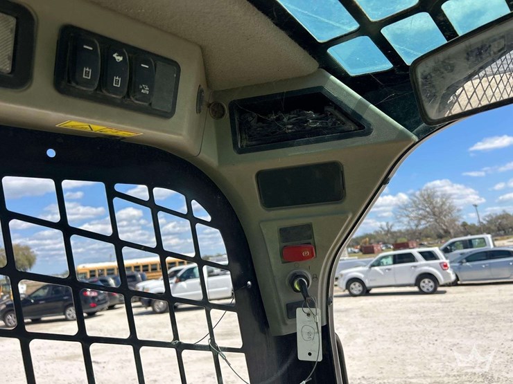 2023-caterpillar-259d3-image-13