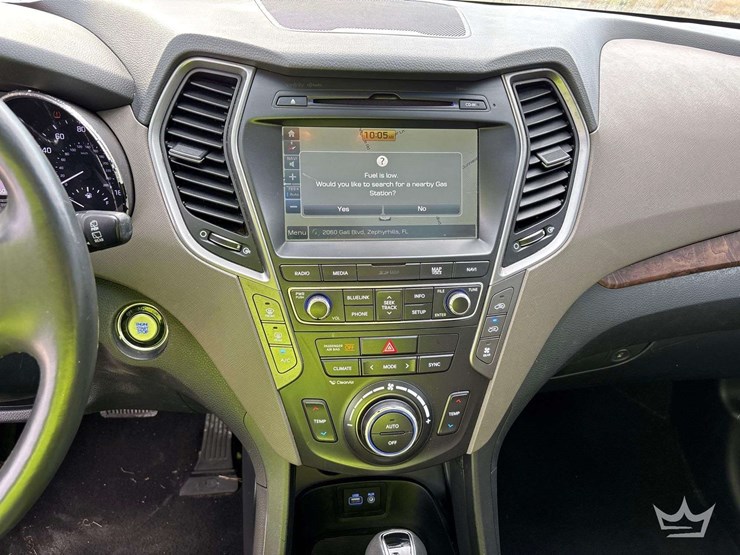 2017-hyundai-santa-fe-image-16