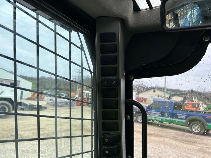 2022-new-holland-c362-image-24