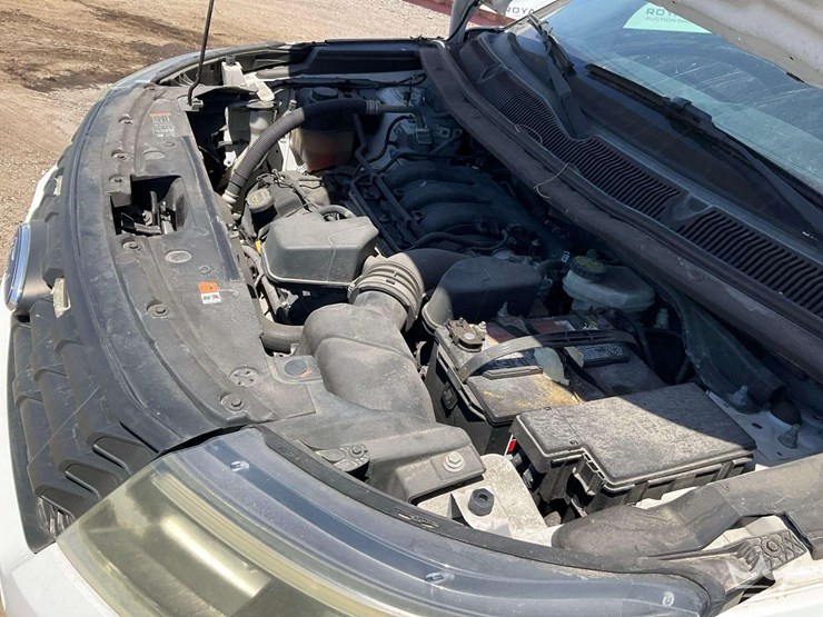 2016-ford-explorer-image-9