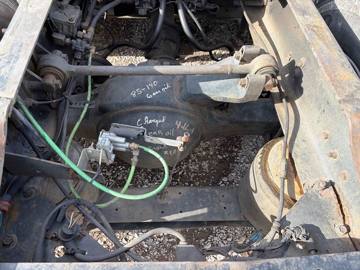 1999-international-eagle-tandem-axle-road-tractor-image-11