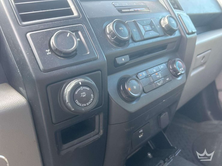 2017-ford-f150-image-25