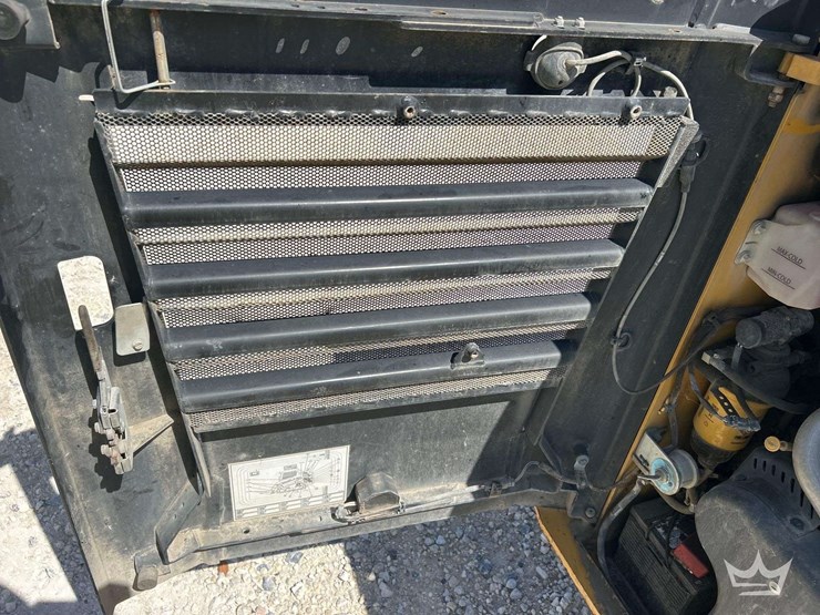 2023-caterpillar-259d3-image-9