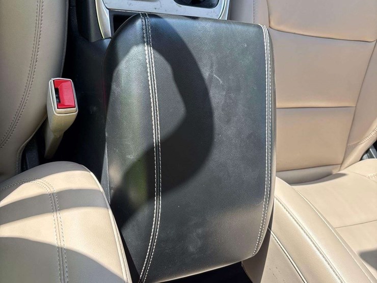 2021-ford-explorer-image-22