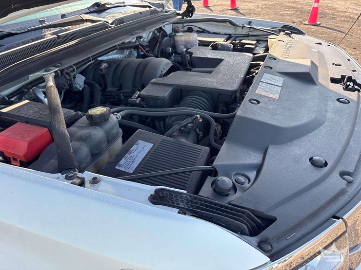 2017-chevrolet-tahoe-image-24