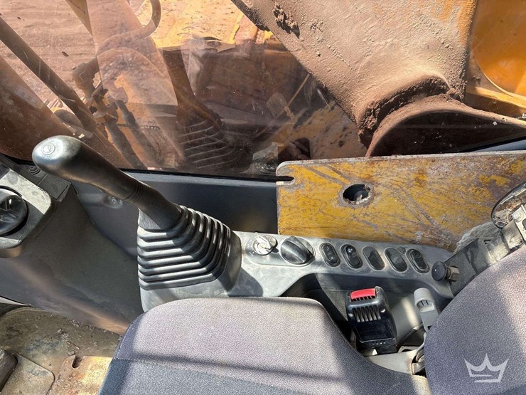 2020-komatsu-pc210-lc-image-36