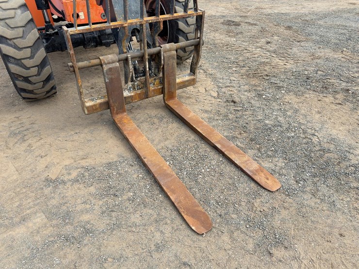 2018-sky-trak-8042-image-8