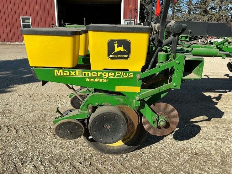 2001-john-deere-1770-image-11