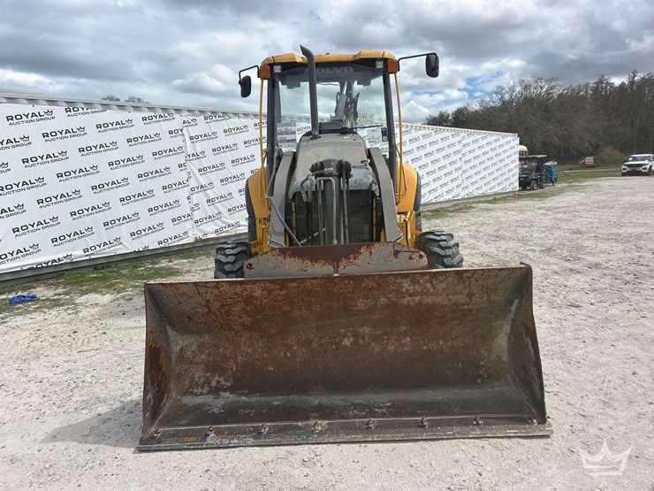 2013-volvo-bl70b-image-31