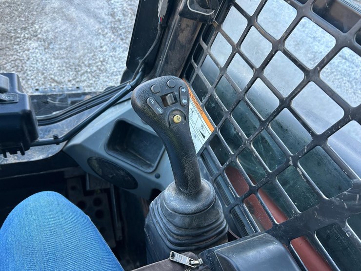 bobcat-t550-image-21