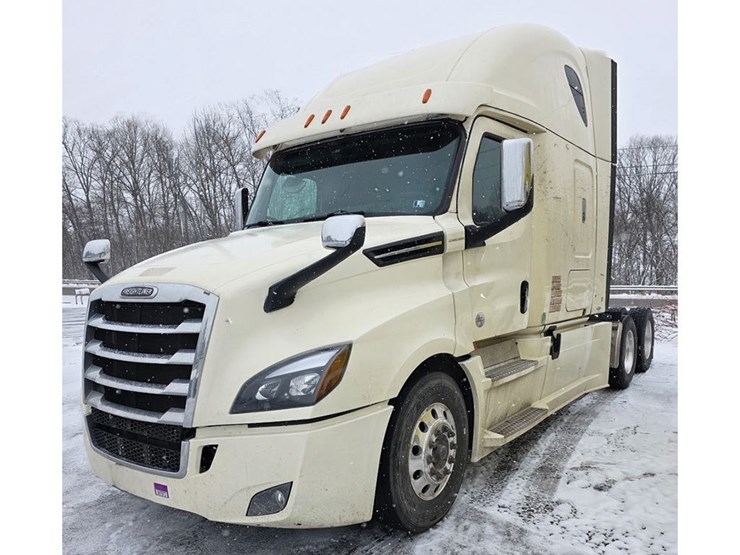 2019-freightliner-cascadia-126-image-1