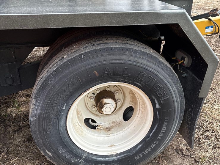 triple-r-500bu-gooseneck-hopper-trailer-image-26