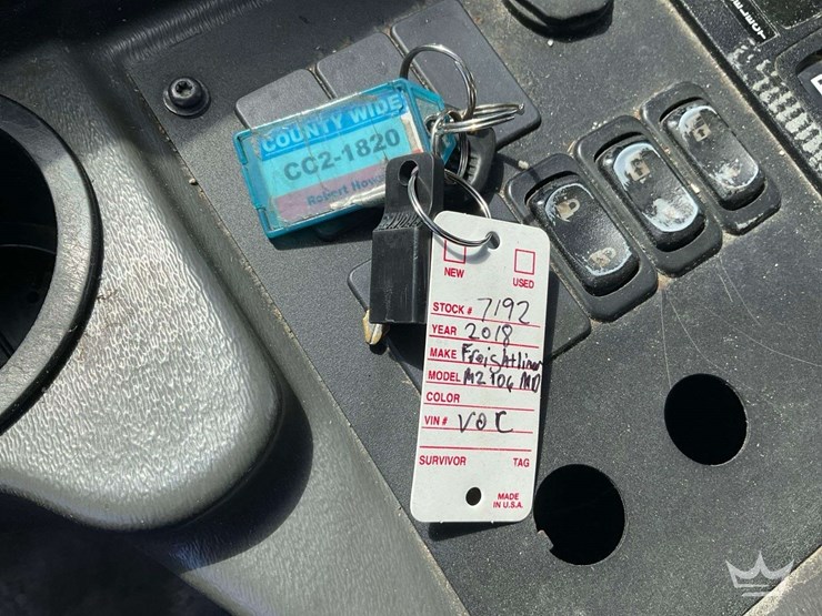 2018-freightliner-m2-106-image-43