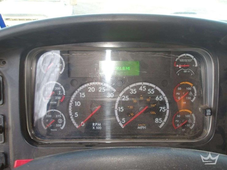 2016-freightliner-108sd-image-6