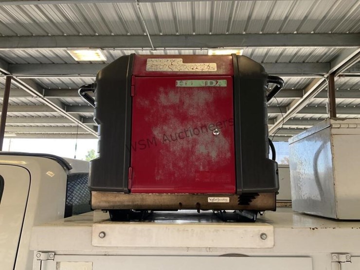 2017-ford-f550-image-10