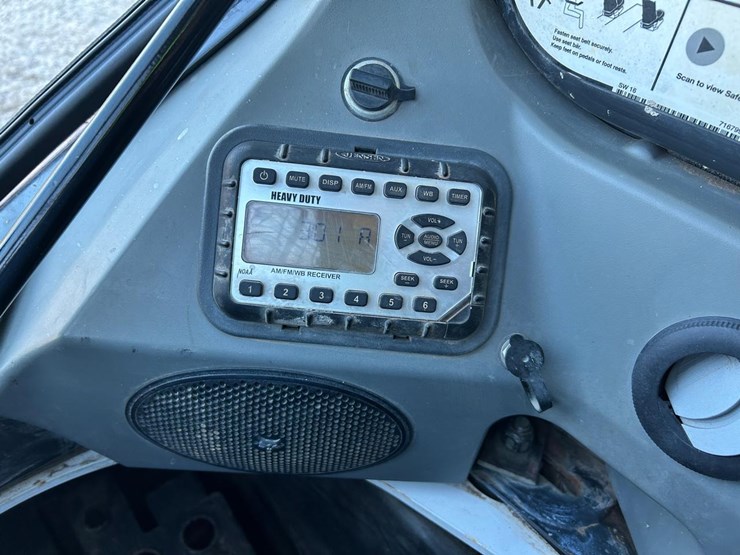 2022-bobcat-t870-image-24