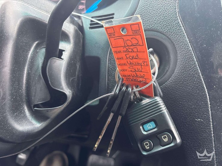 2017-ford-explorer-image-33