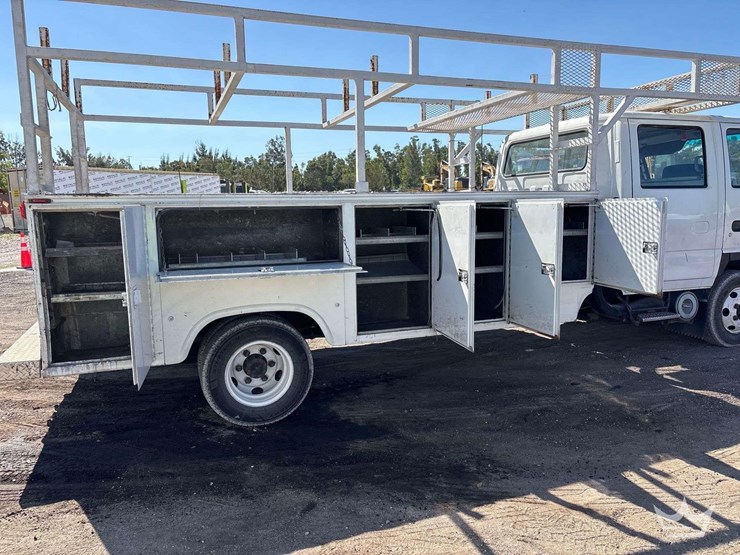 2007-isuzu-npr-image-9