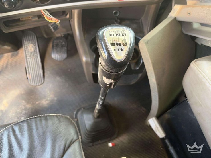 2018-kenworth-t800-image-16