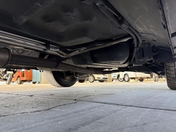 2016-ford-explorer-image-27