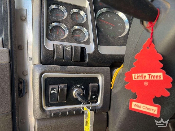 2014-kenworth-t400-image-13