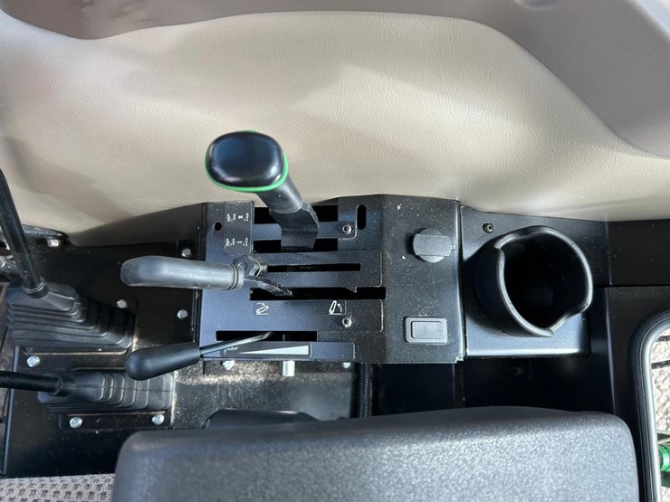 2021-john-deere-5055e-image-24