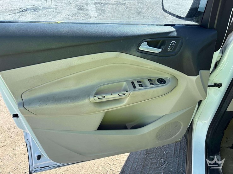 2013-ford-escape-image-11