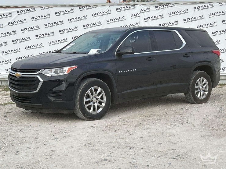 2020-chevrolet-traverse-image-1