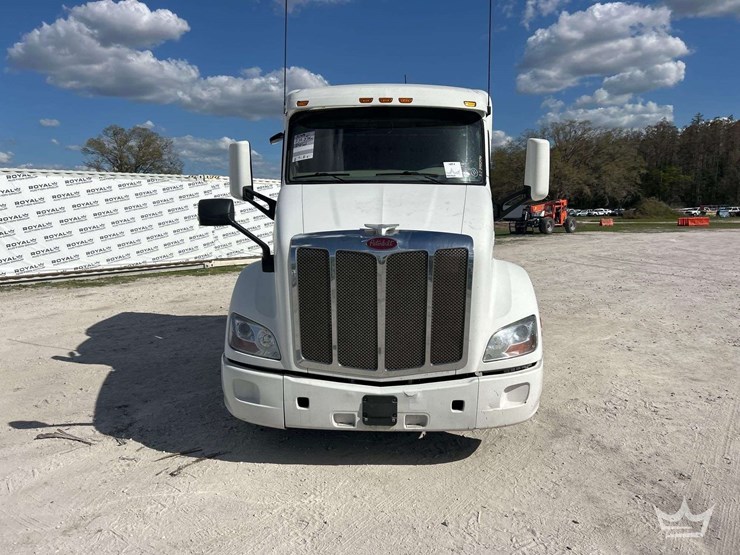 2019-peterbilt-579-image-33