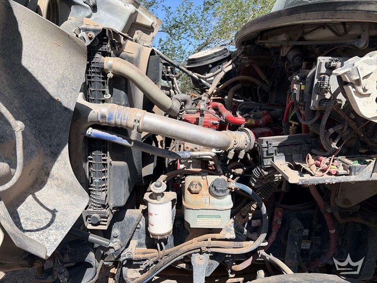 2016-freightliner-108sd-image-16