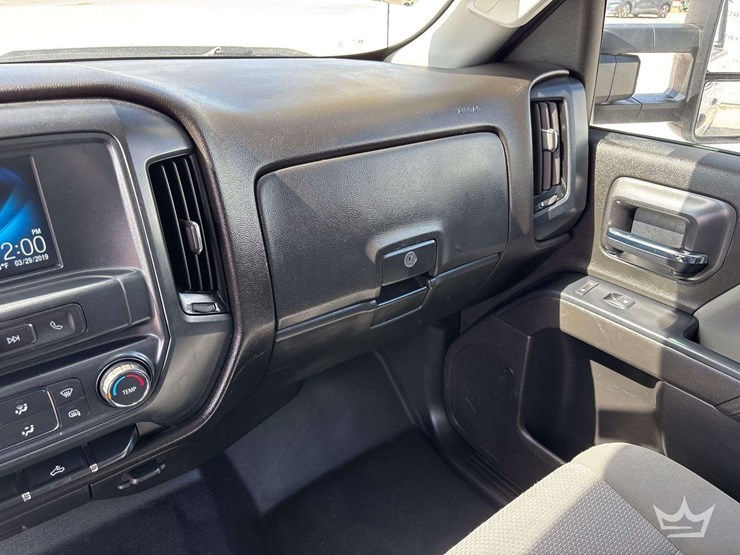 2019-chevrolet-silverado-2500hd-image-21