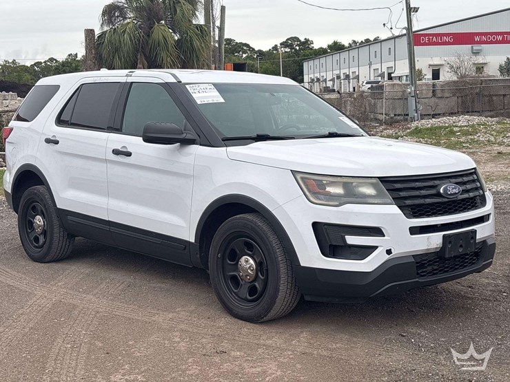 2017-ford-explorer-image-2