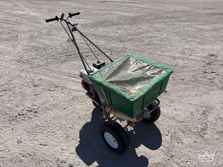 lesco-50lb-push-spreader-image-3