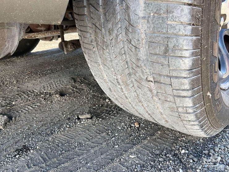 2009-chevrolet-tahoe-image-30