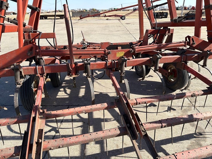 hesston-2210-image-16