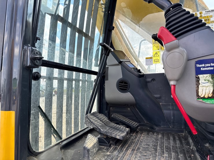 2023-komatsu-pc210-image-42