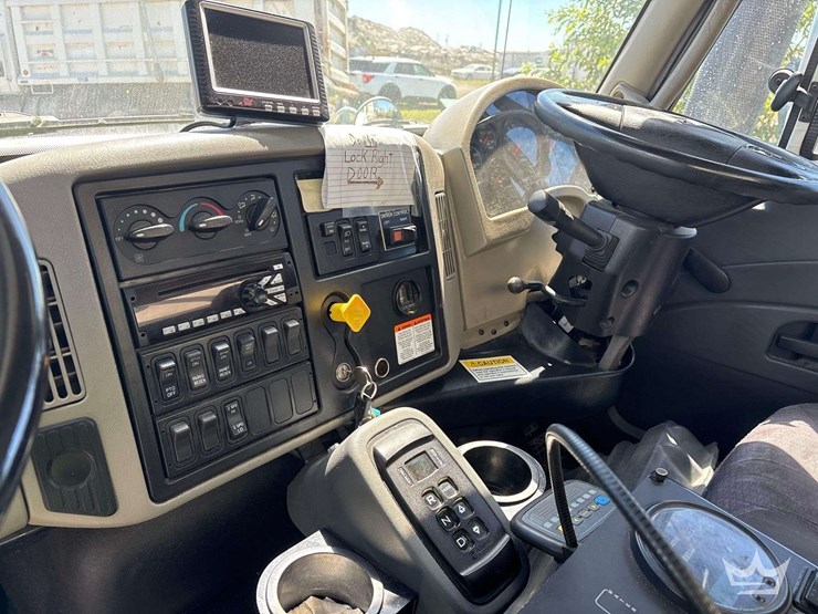 2015-international-durastar-4300-image-14