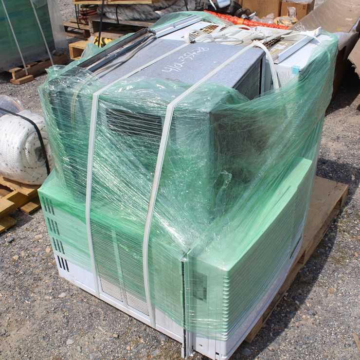 #8018 • (4) AC UNITS