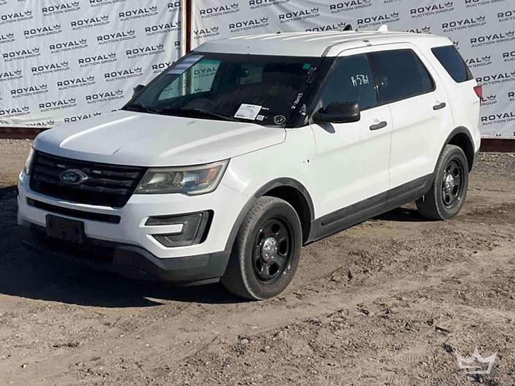 2016-ford-explorer-image-1