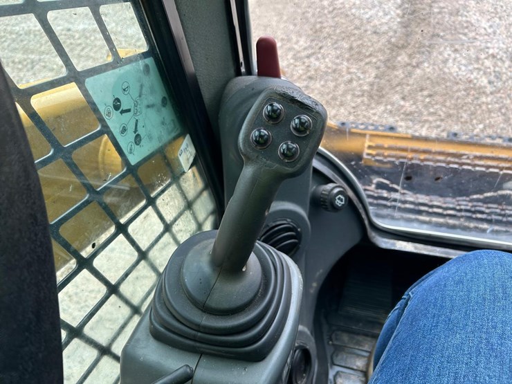 2018-caterpillar-289d-image-25